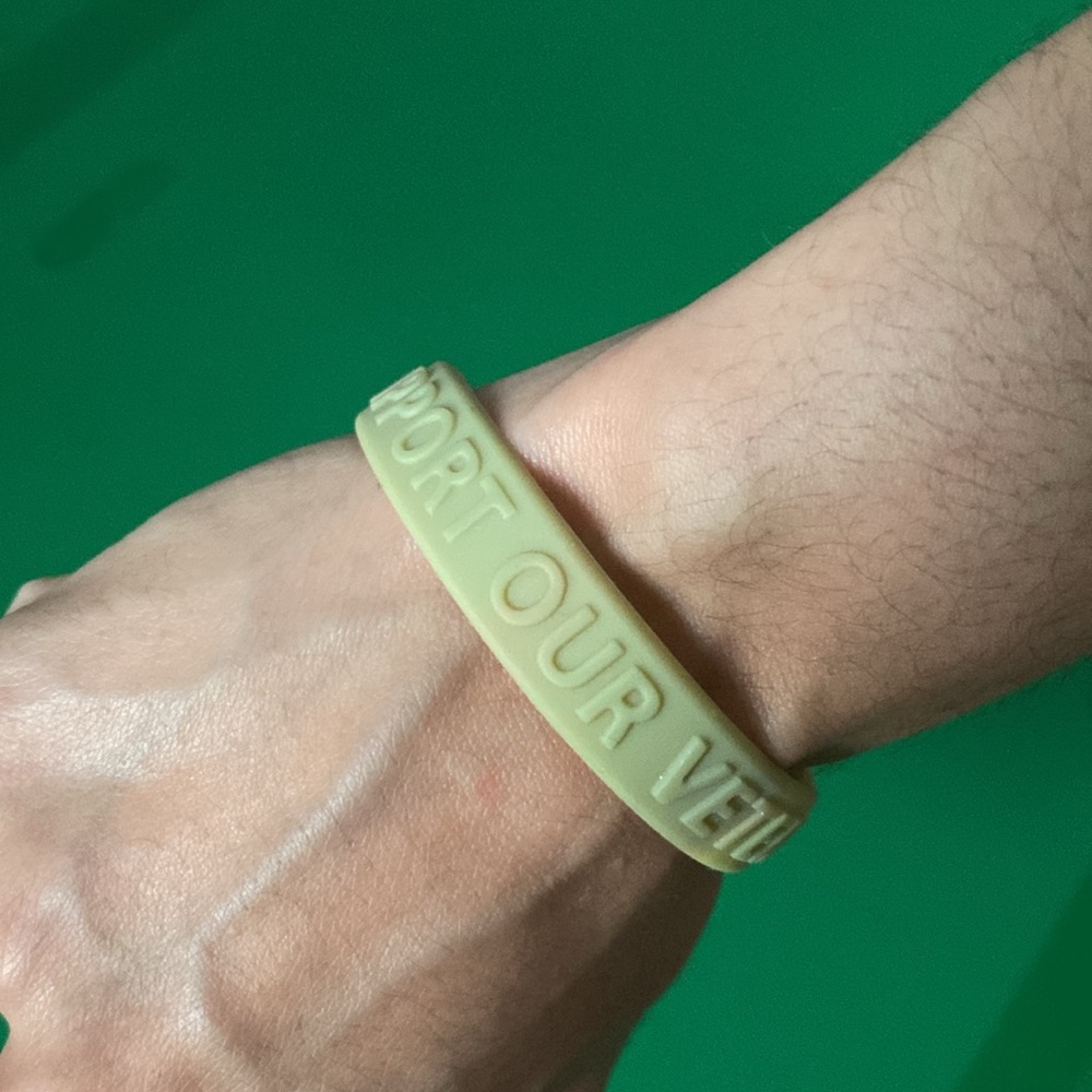 Army coyote tan “Support Our Veterans” silicone bracelet - Picture 10 of 10